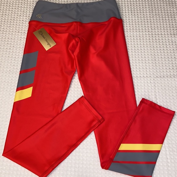 NEW! $78 SCOUT DESIGNS Chevron Stripe Leggings M & L Red Gray Yellow - Picture 2 of 16